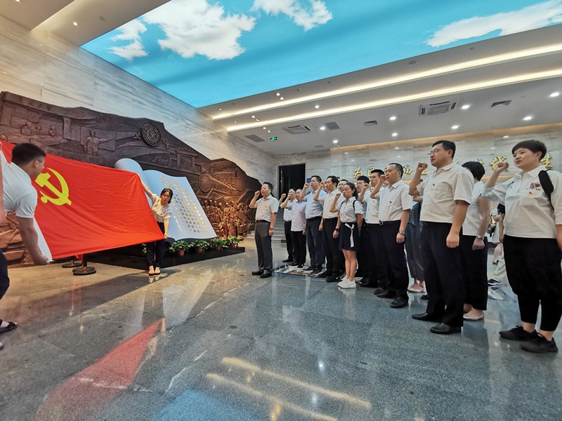 陕西J9集团集团发展“不忘初心、服膺使命”主题教育现场进建 陕西J9集团集团发展“不忘初心、服膺使命”主题教育现场进建