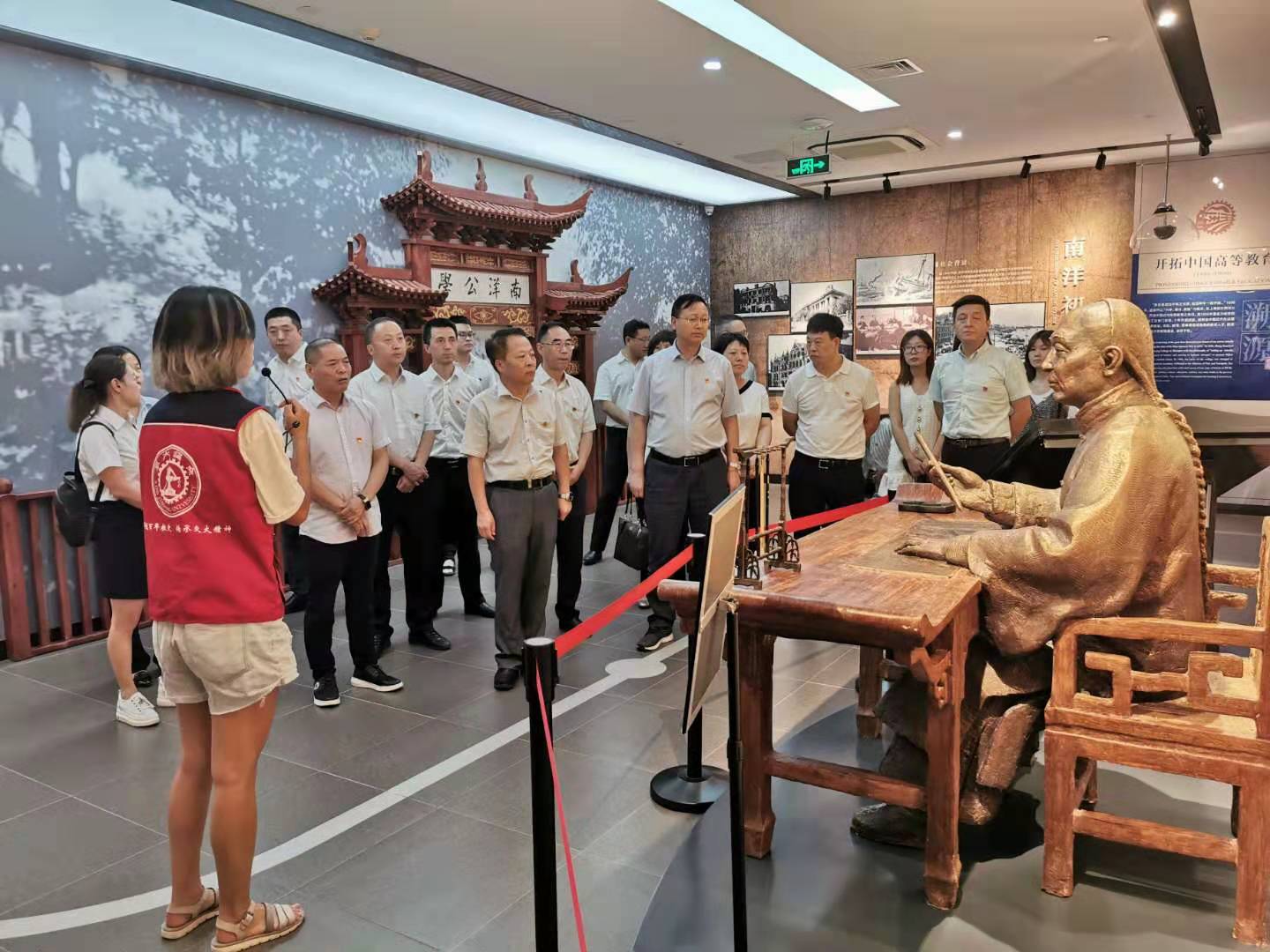 陕西J9集团集团发展“不忘初心、服膺使命”主题教育现场进建 陕西J9集团集团发展“不忘初心、服膺使命”主题教育现场进建