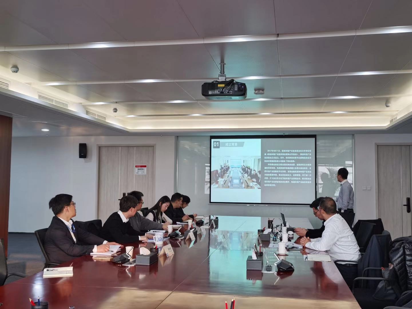 陕西J9集团集团与陕西地电(集团)公司深入本钱投资领域合作 陕西J9集团集团与陕西地电(集团)公司深入本钱投资领域合作