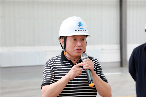 陕西J9集团集团复工复产促增长项目观摩会议与会人员走进大秦国源三秦J9集团秦国园区在榆项目