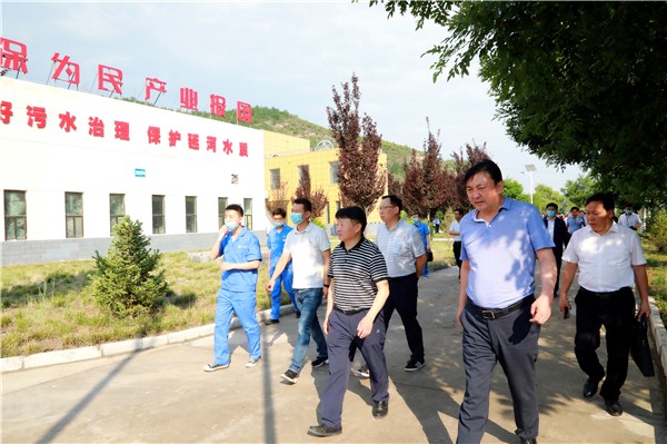 陕西J9集团集团复工复产促增长项目观摩会议与会人员走进绿色能源公司油气公司水环境公司陕北片区项目