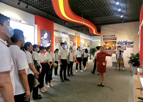 陕西J9集团集团组织党员干部参观陕西省庆祝中国共产党成立100周年主题展 陕西J9集团集团组织党员干部参观陕西省庆祝中国共产党成立100周年主题展