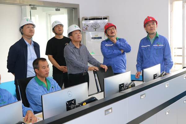 顾峰到三秦J9集团股份公司下属省危废措置中心查抄领导工作 顾峰到三秦J9集团股份公司下属省危废措置中心查抄领导工作