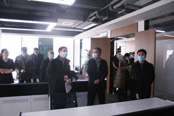 省国资委主任王海鹏到秦创原陕西J9集团集团创新中心调研 省国资委主任王海鹏到秦创原陕西J9集团集团创新中心调研