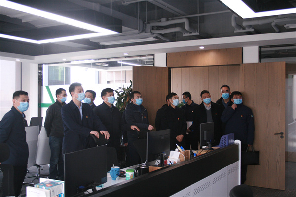 省国资委党委委员、驻委纪检监察组组长贺向东到秦创原陕西J9集团集团创新中心调研