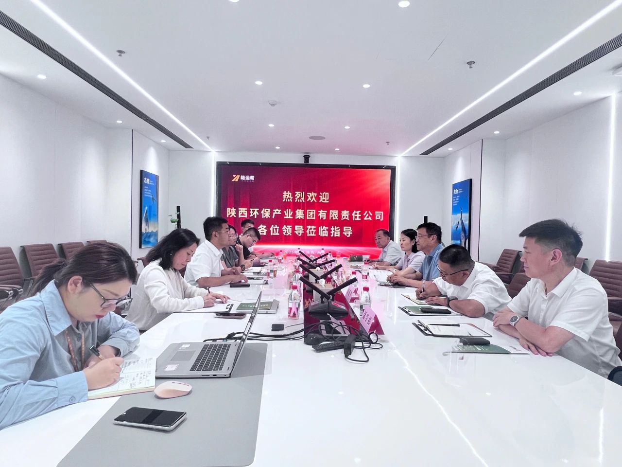 陕西J9集团集团与陆运助公司座谈互换 陕西J9集团集团与陆运助公司座谈互换
